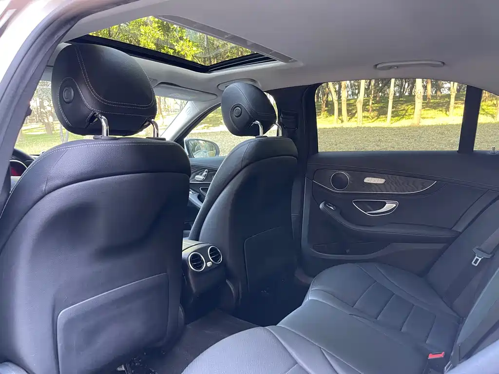Mercedes-Benz C-Class — миниатюра 7