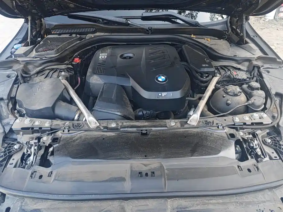 BMW 5 Series — миниатюра 10