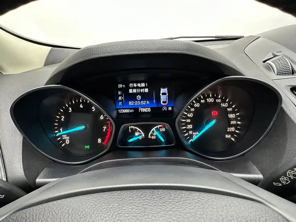 Ford Kuga — миниатюра 19