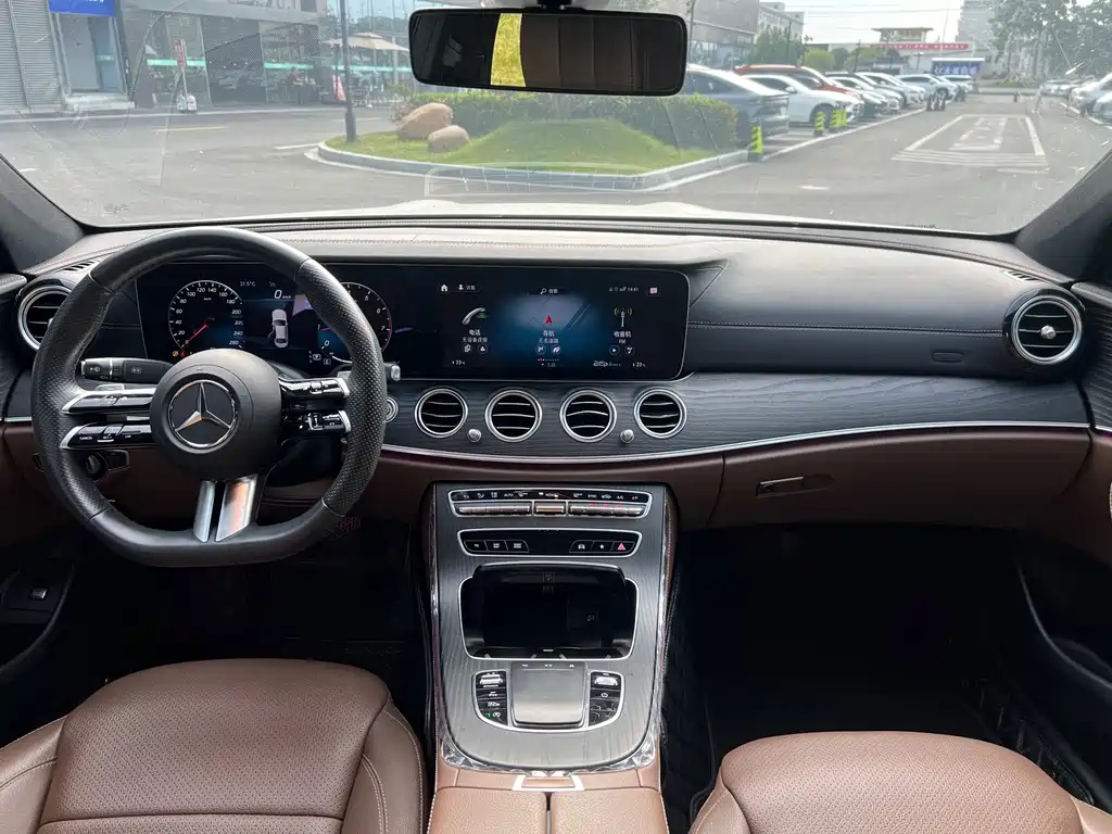 Mercedes-Benz E-Class — миниатюра 4