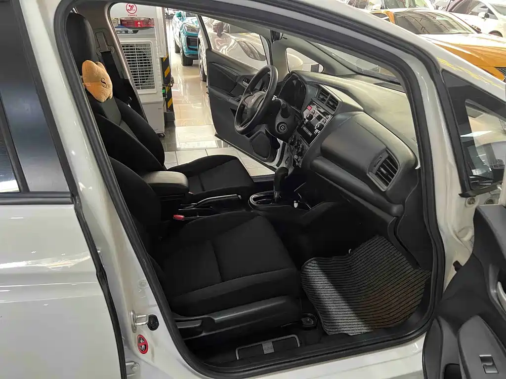 Honda Fit — миниатюра 6