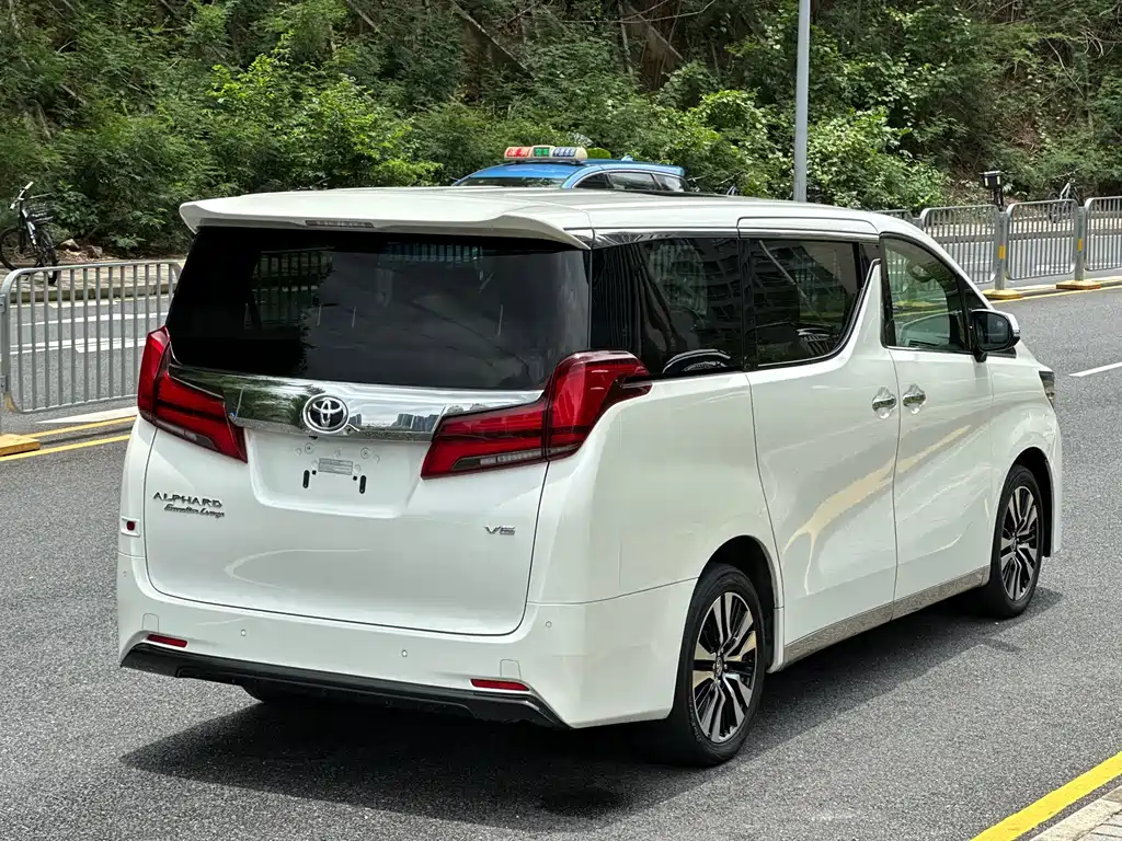 Toyota Alphard 2018 3.5L Luxury