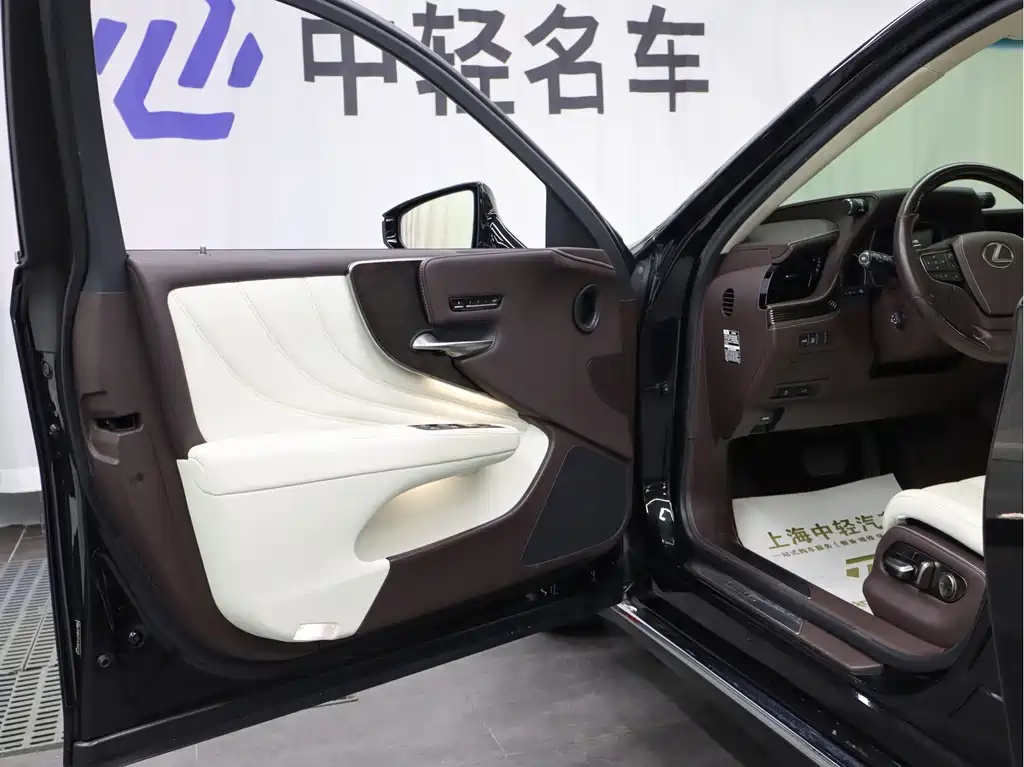 Lexus LS 2018 500h Executive V