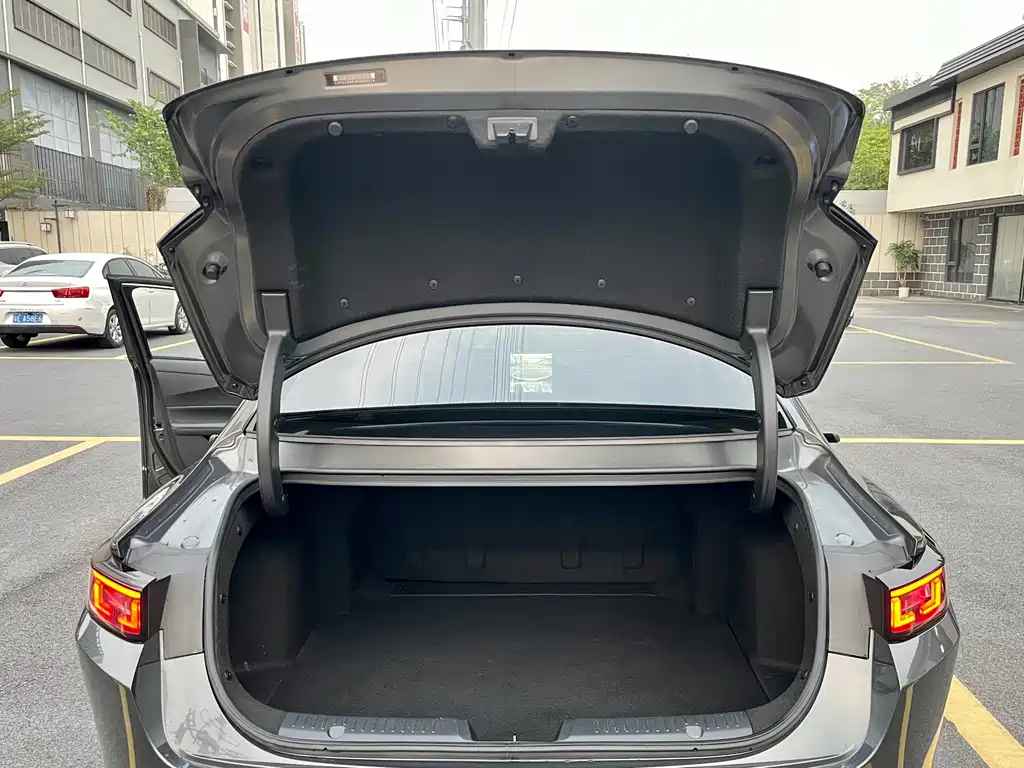 Changan Yida — миниатюра 10