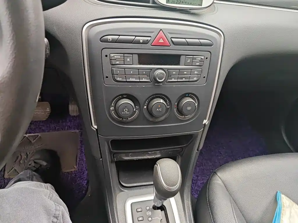 Peugeot 308 — миниатюра 6