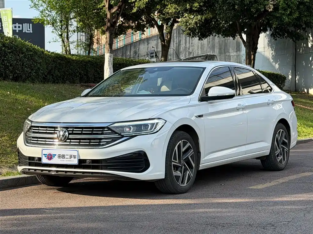 Купить Volkswagen Sagitar