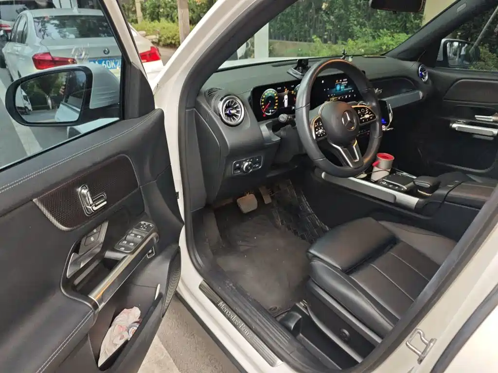 Mercedes-Benz GLB — миниатюра 14