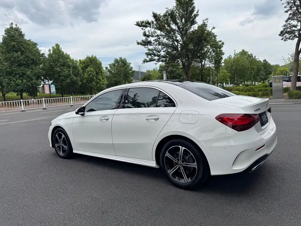 Mercedes-Benz A-Class — миниатюра 7