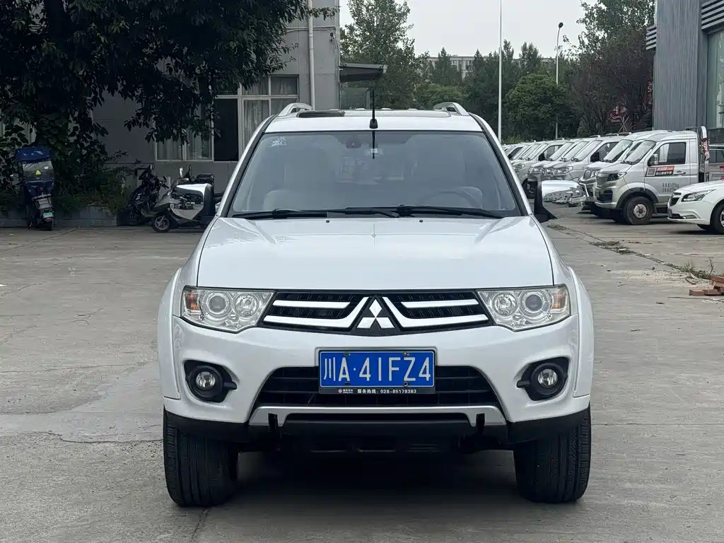 Mitsubishi Pajero Sport — миниатюра 2