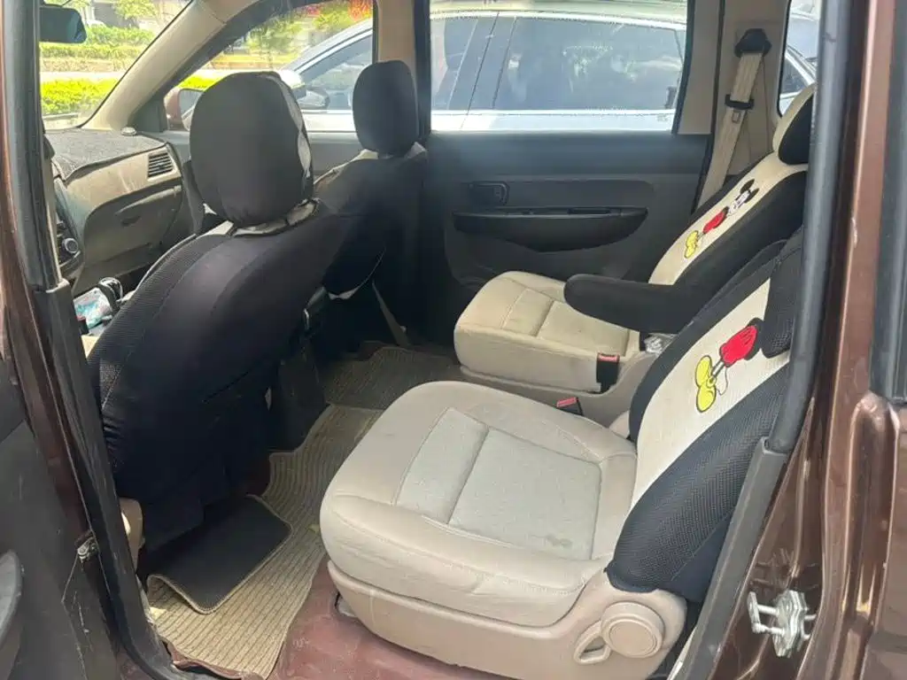 Wuling Hongguang — миниатюра 8