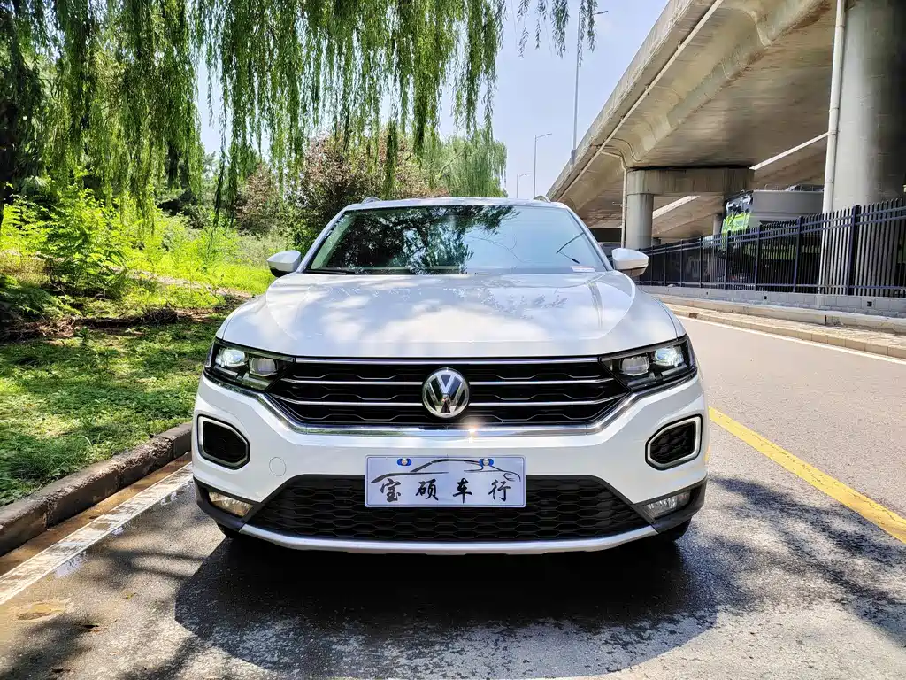 Volkswagen T-Roc — миниатюра 2
