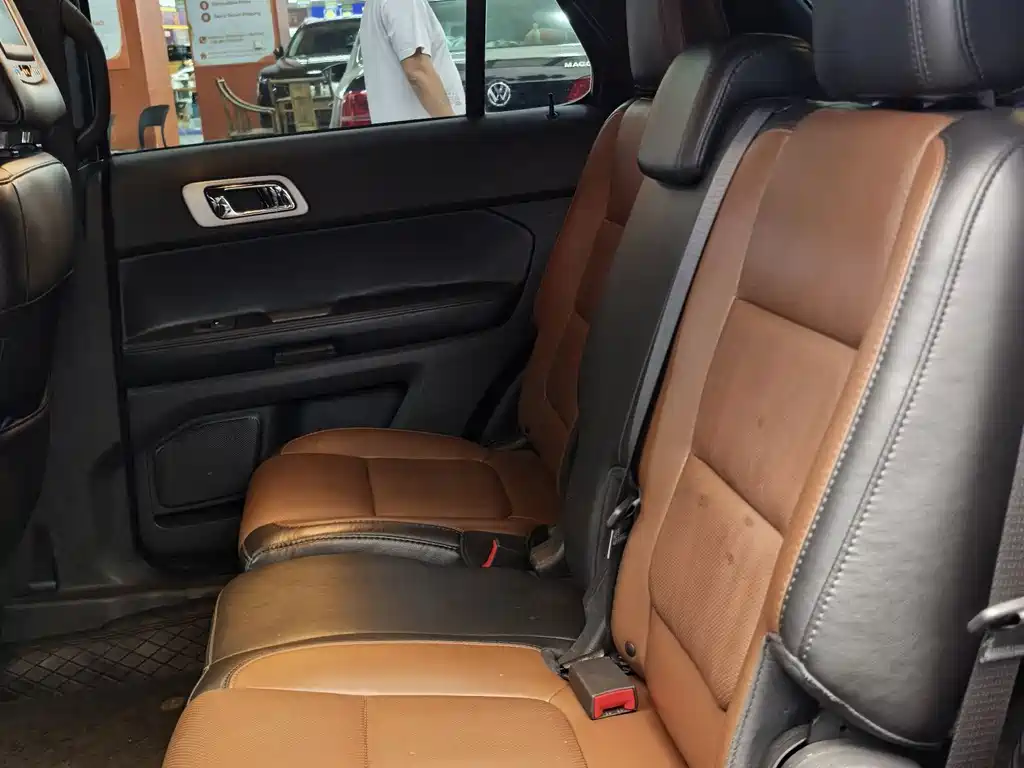 Ford Explorer (Import) — миниатюра 14