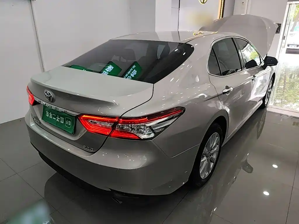 Toyota Camry — миниатюра 7