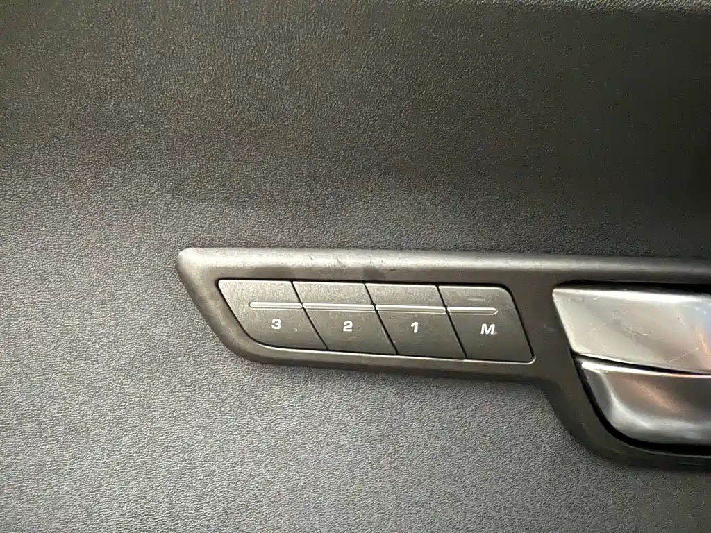 Land Rover Evoque (Import) — миниатюра 7