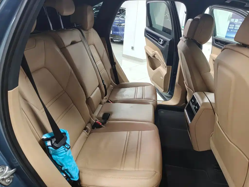 Porsche Cayenne Hybrid — миниатюра 17