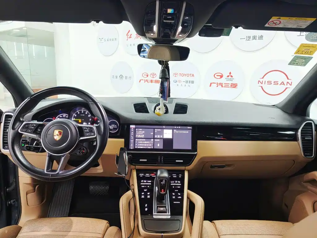 Porsche Cayenne Hybrid — миниатюра 9