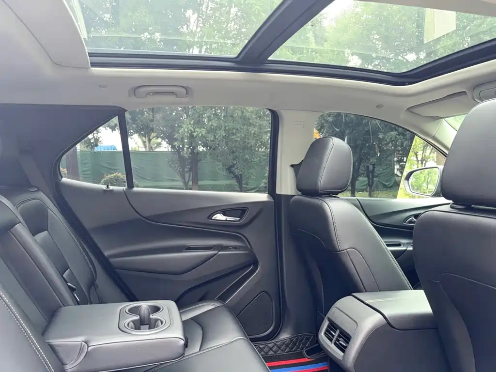 Chevrolet Equinox — миниатюра 25
