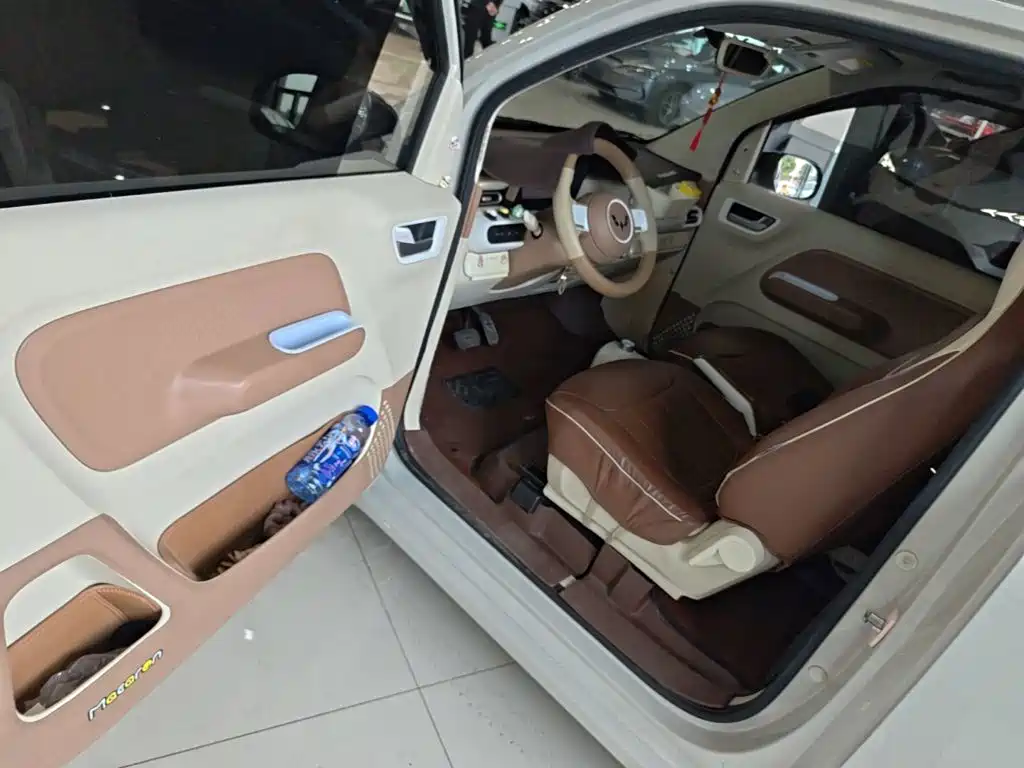 Wuling MINIEV — миниатюра 16