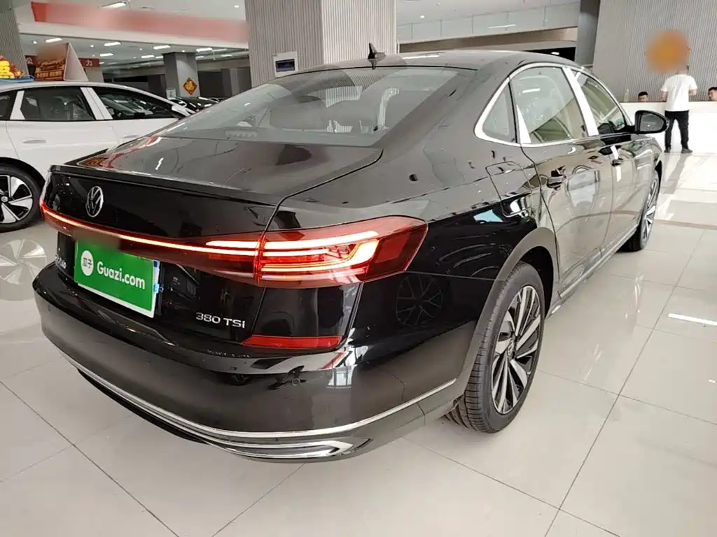 Volkswagen Passat 2026 380TSI