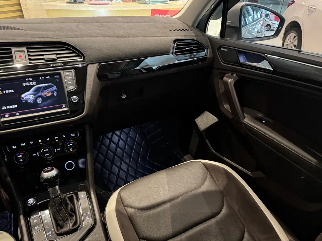 Volkswagen Tiguan L — миниатюра 16