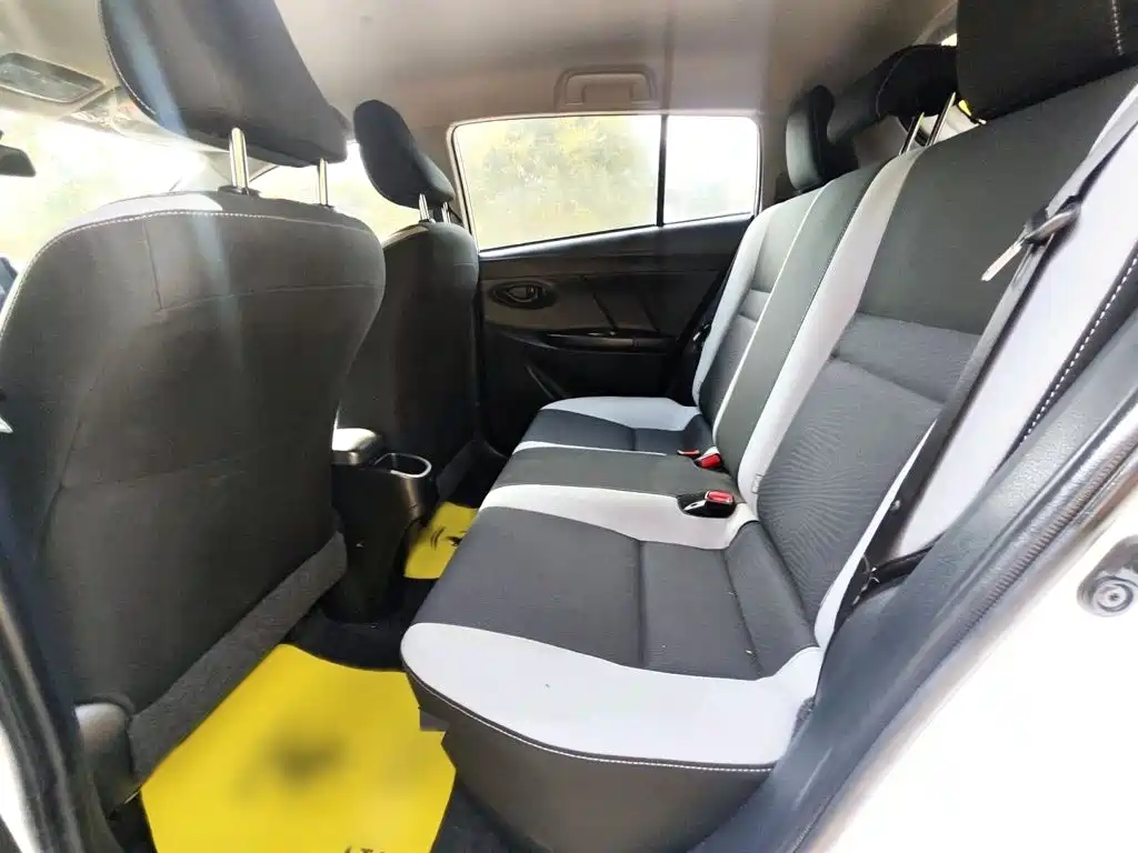 Toyota Yaris L — миниатюра 14