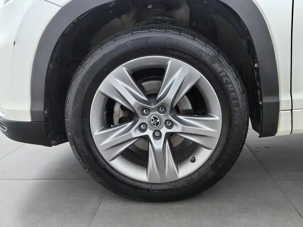 Toyota Highlander — миниатюра 17