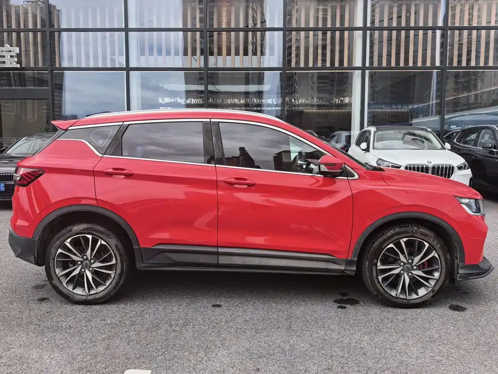 Geely Binyue — миниатюра 7