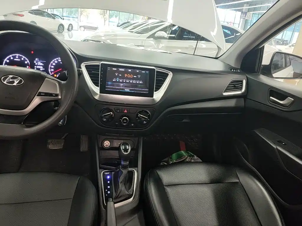 Hyundai Verna — миниатюра 13