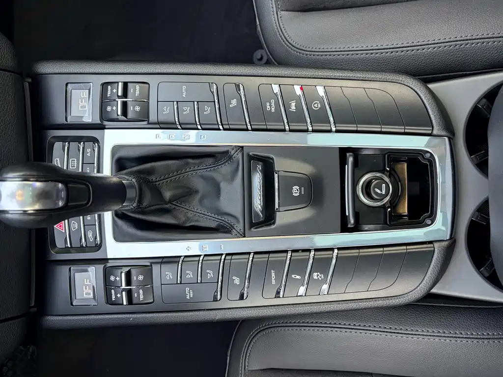 Porsche Macan — миниатюра 6