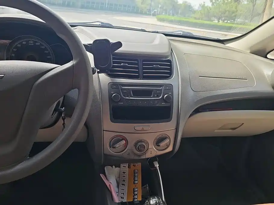 Chevrolet Sail — миниатюра 13