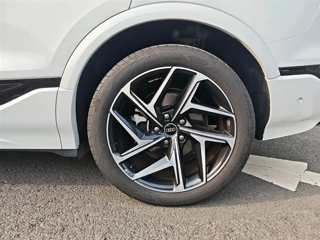 Audi AudiQ6L e-tron — миниатюра 14