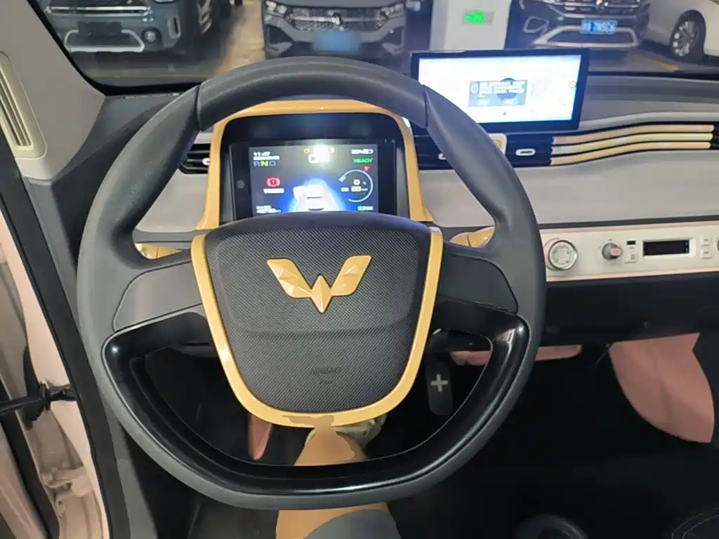 Wuling MINIEV — миниатюра 11