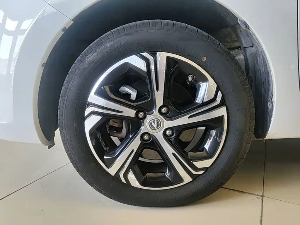Changan Benben E-Star — миниатюра 23