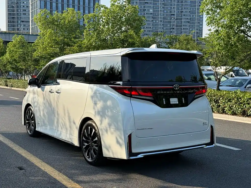 Toyota Vellfire — миниатюра 4