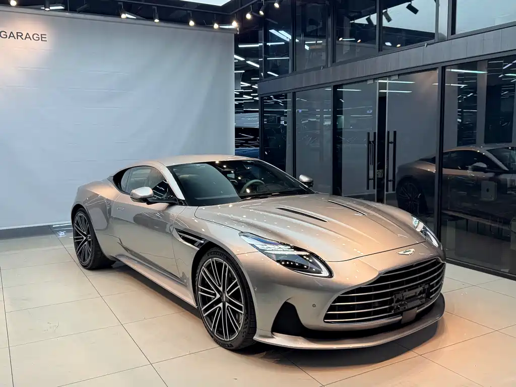 Aston Martin DB12 2023 4.0T V8 Coupe