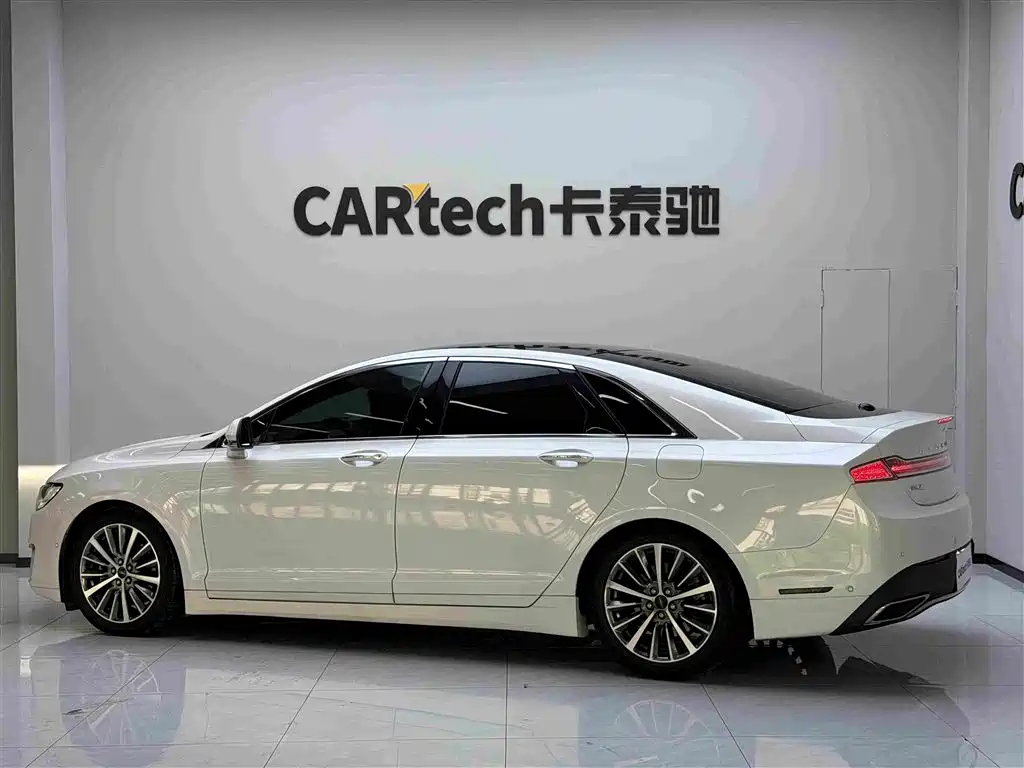 Lincoln MKZ — миниатюра 4