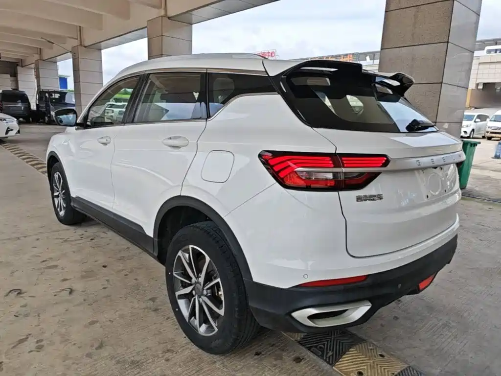 Geely Binyue — миниатюра 5