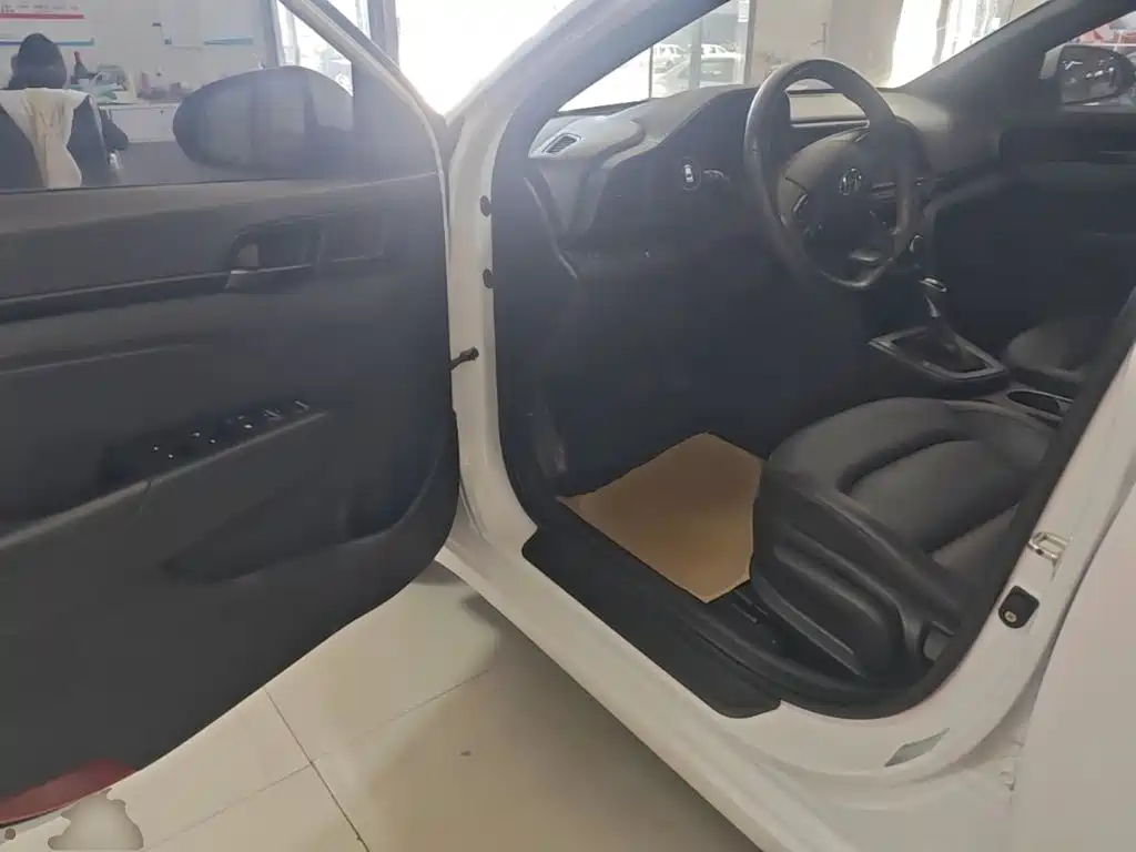 Hyundai Elantra — миниатюра 16
