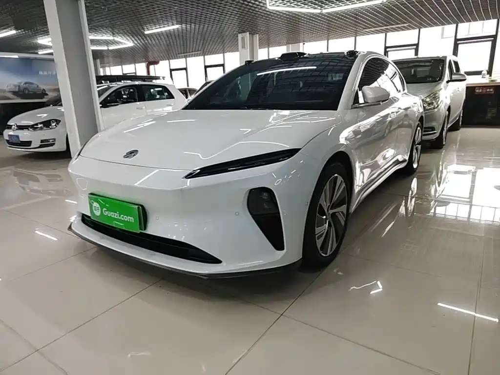 NIO ET5