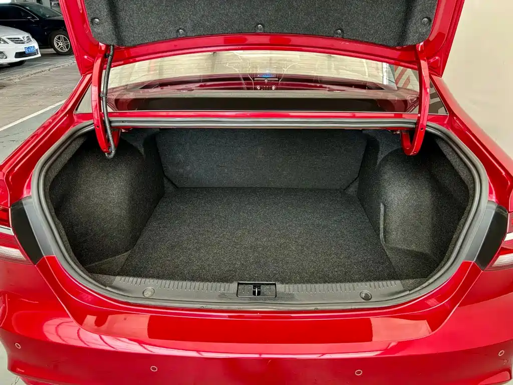 Roewe i6 Classic — миниатюра 16