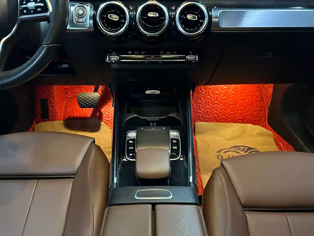 Mercedes-Benz GLB — миниатюра 12