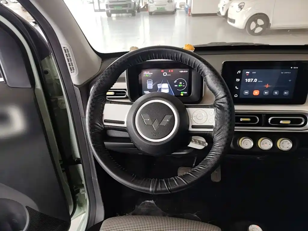 Wuling MINIEV — миниатюра 11