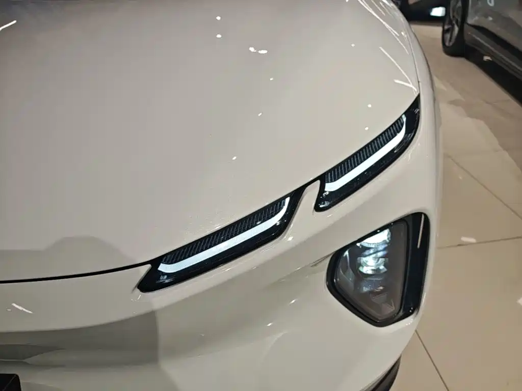 NIO EC6 — миниатюра 24