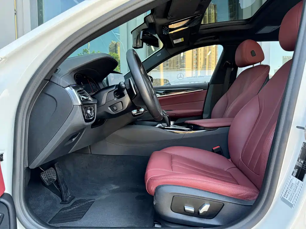 BMW 5 Series — миниатюра 7