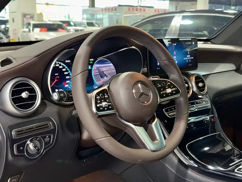 Mercedes-Benz GLC — миниатюра 7