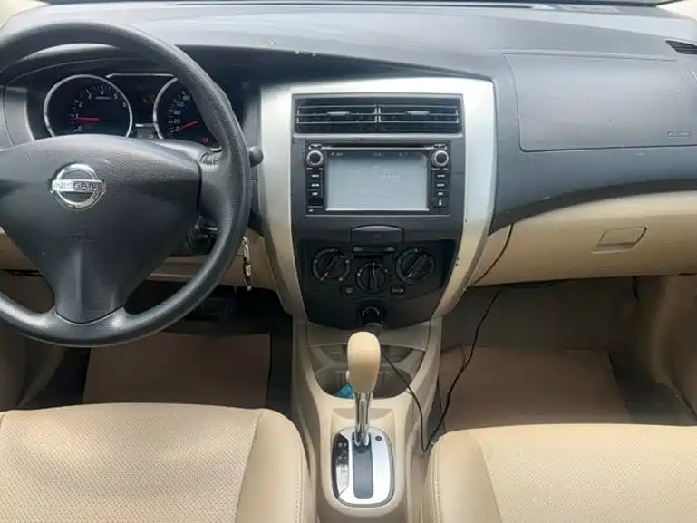 Nissan Livina — миниатюра 7