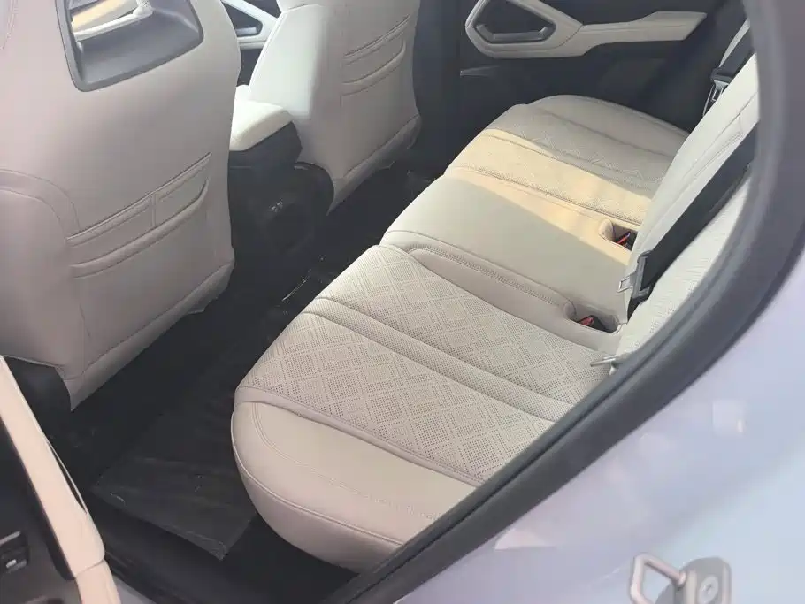 BYD Yuan UP — миниатюра 11