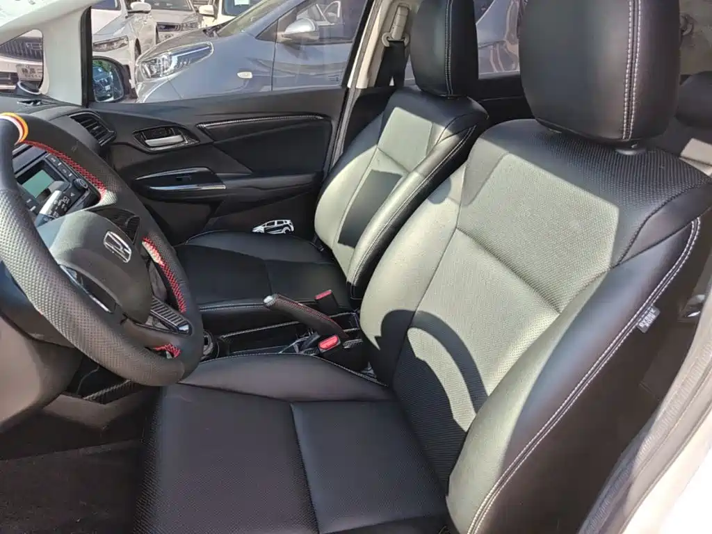 Honda Fit — миниатюра 15