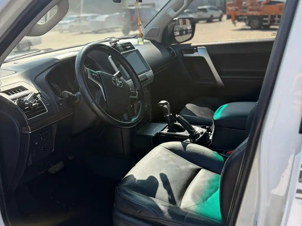 Toyota Prado — миниатюра 4