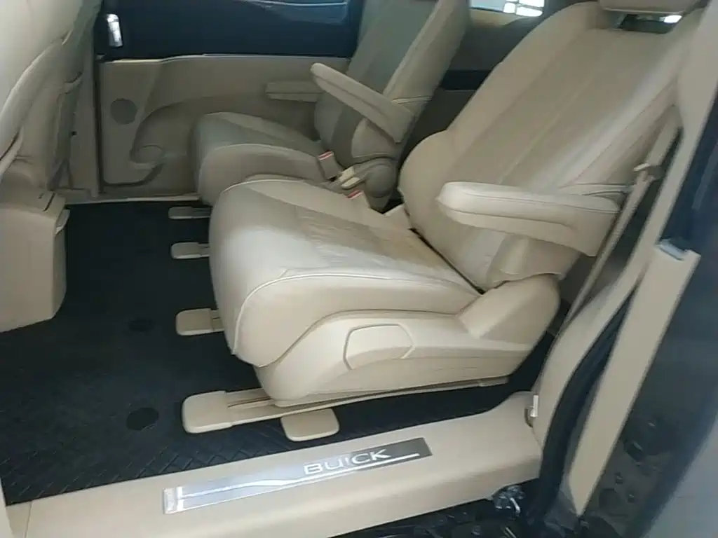 Buick GL8 — миниатюра 17